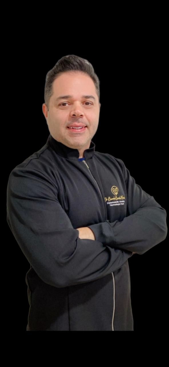 Dr. Ricardo Mariano — Profissional responsável